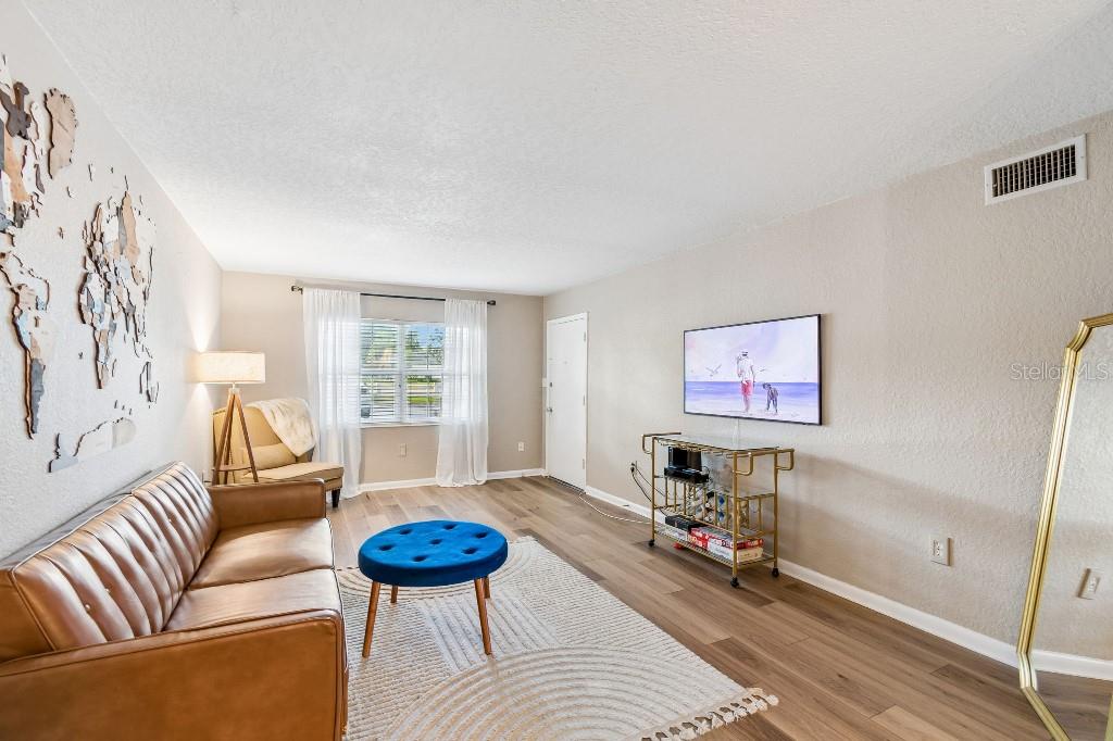LAKESIDE MANOR APTS CONDO - Residential