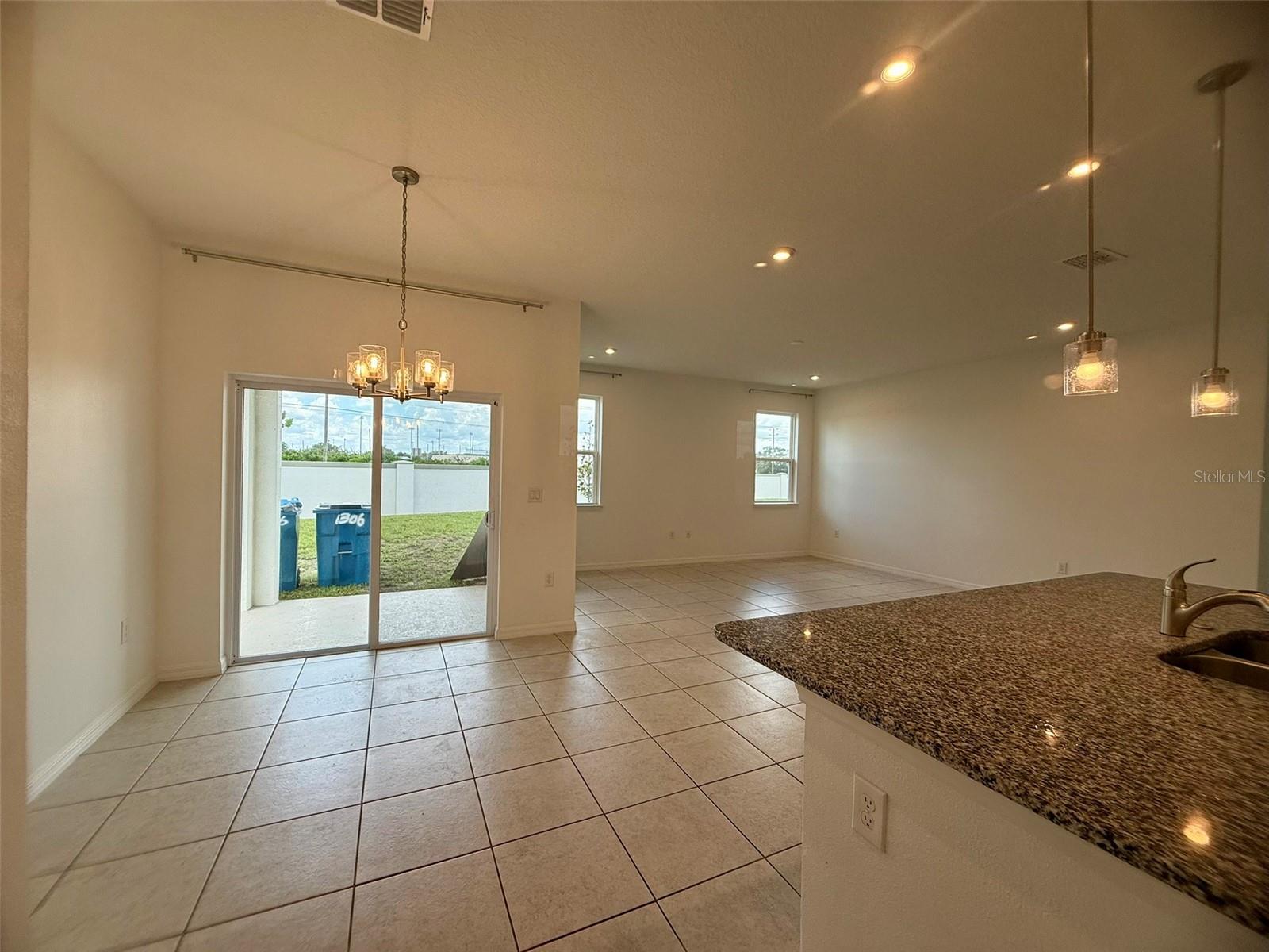 COVERED BRIDGE/LIBERTY BLUFF P - Residential Lease