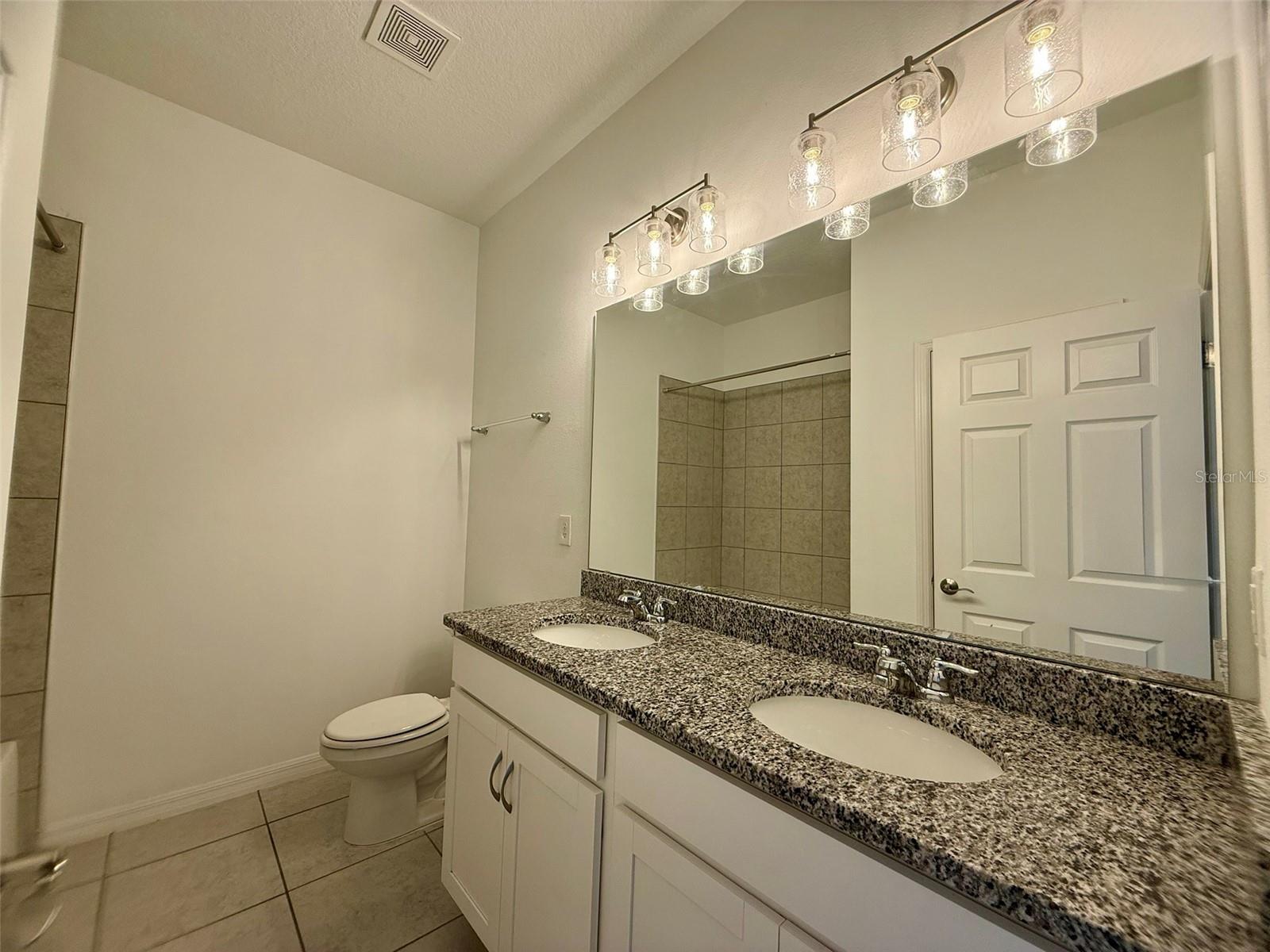 COVERED BRIDGE/LIBERTY BLUFF P - Residential Lease