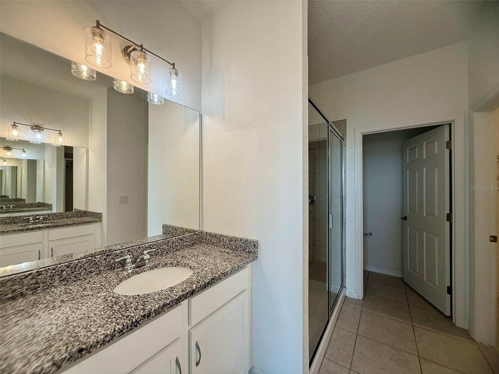 COVERED BRIDGE/LIBERTY BLUFF P - Residential Lease