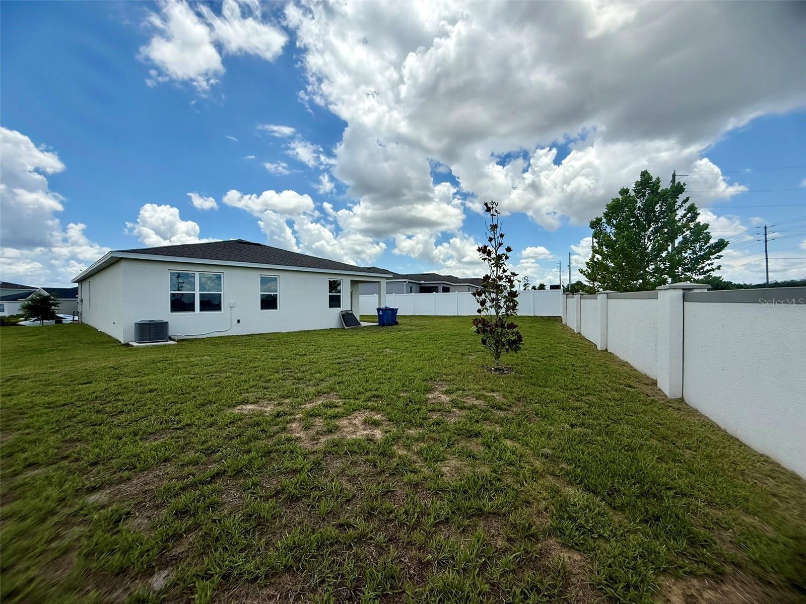 COVERED BRIDGE/LIBERTY BLUFF P - Residential Lease