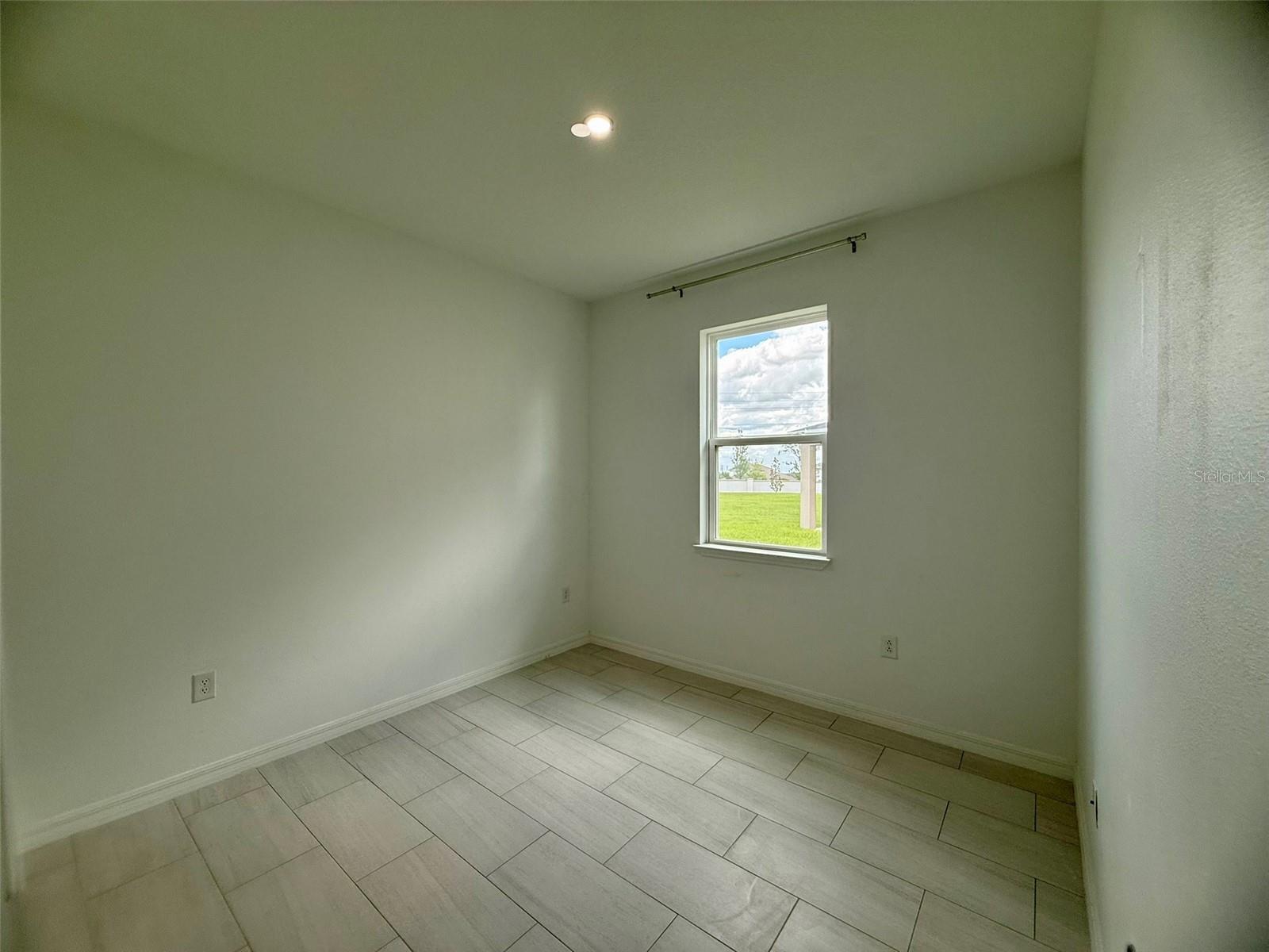 COVERED BRIDGE/LIBERTY BLUFF P - Residential Lease