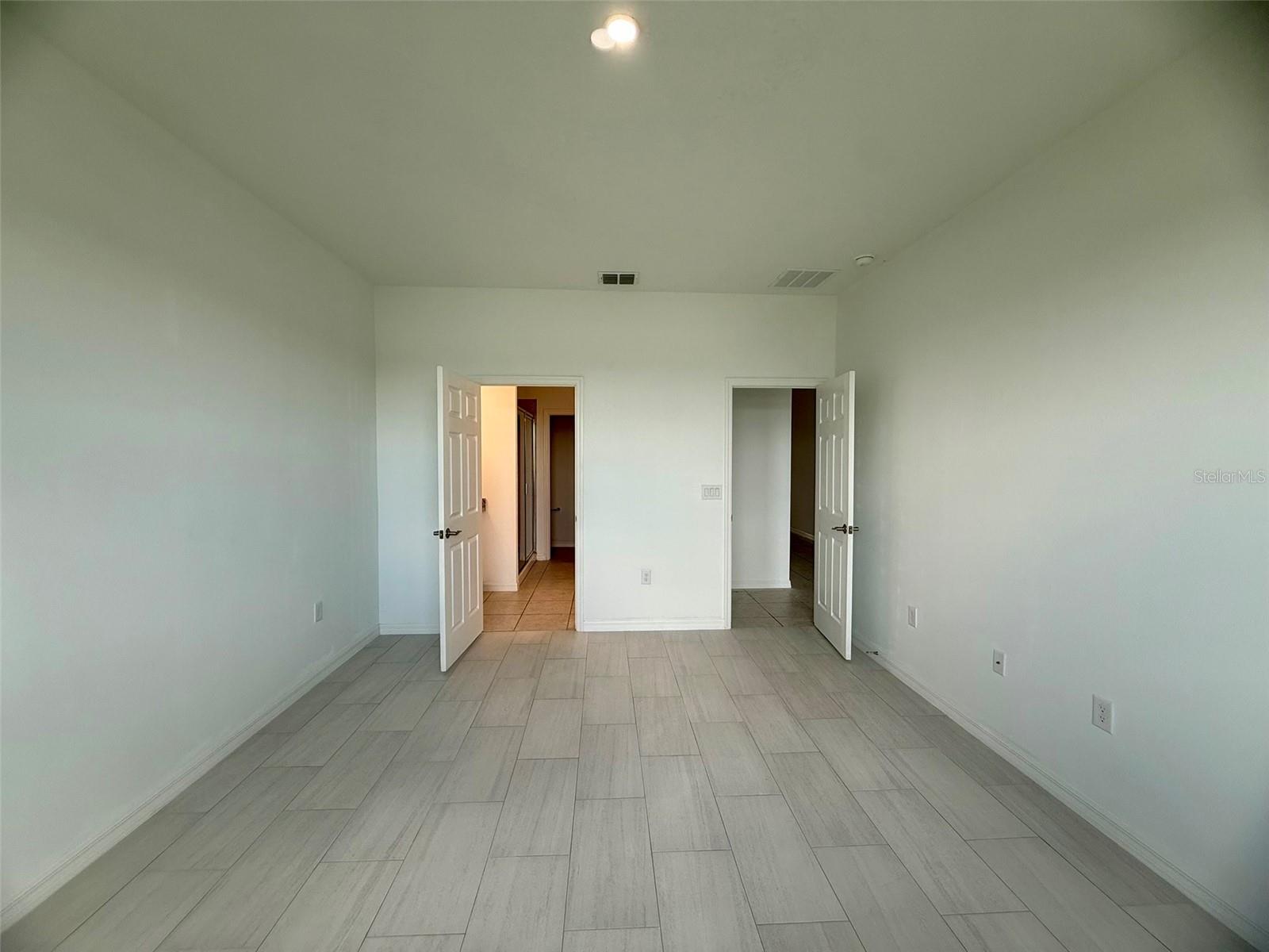 COVERED BRIDGE/LIBERTY BLUFF P - Residential Lease