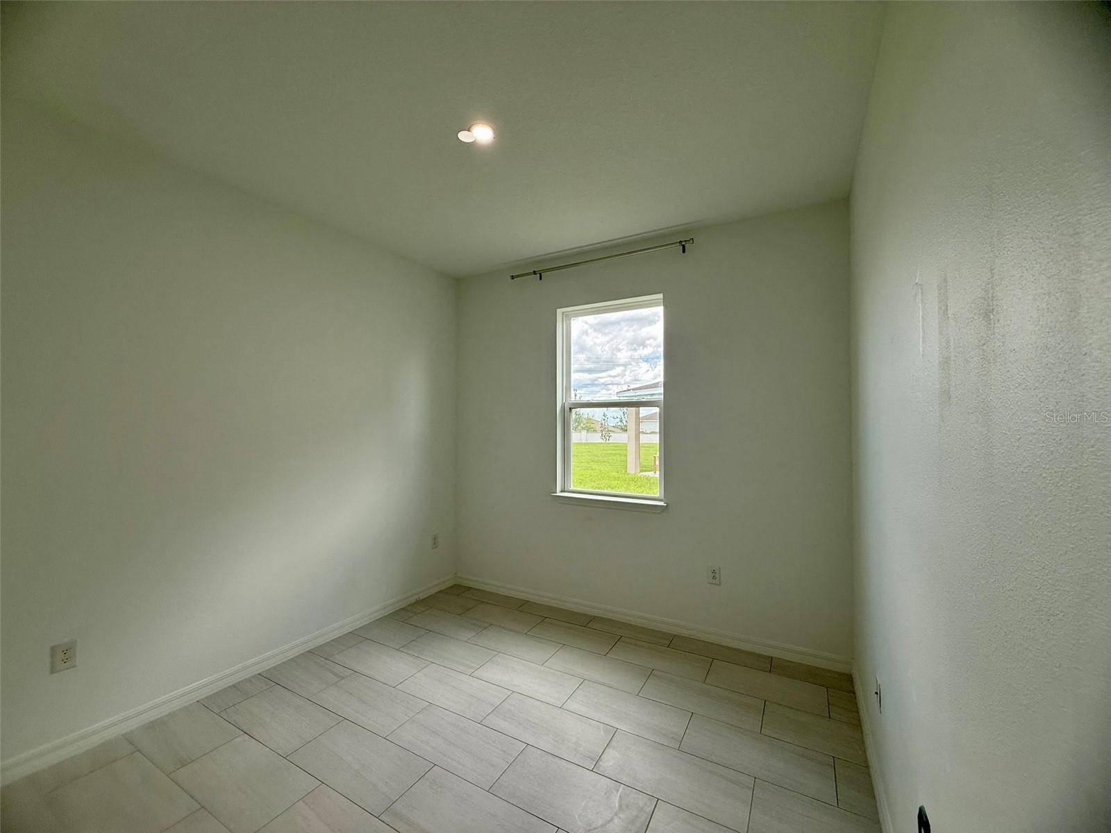 COVERED BRIDGE/LIBERTY BLUFF P - Residential Lease