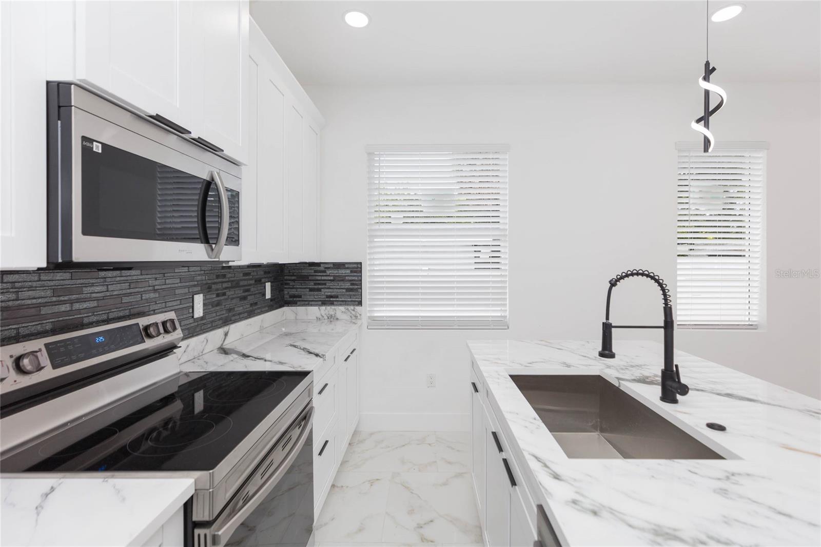 4N5 | BETHEL HEIGHTS - Residential