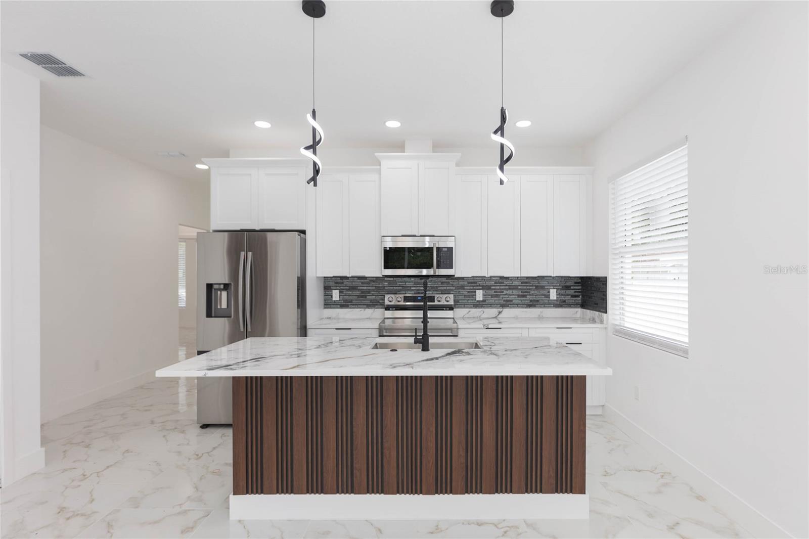 4N5 | BETHEL HEIGHTS - Residential