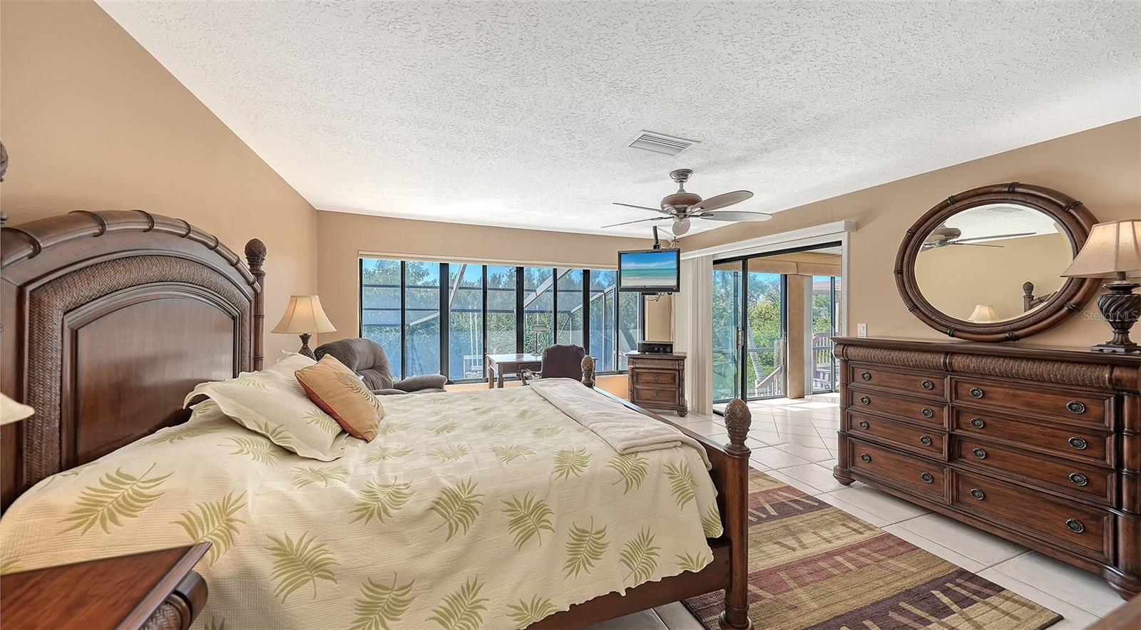 BAY ISLES - Residential
