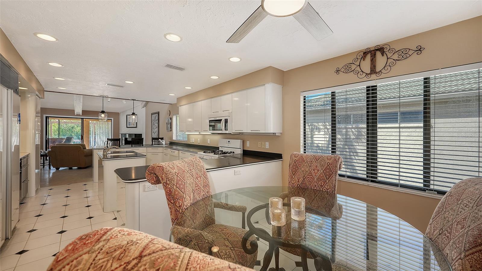 BAY ISLES - Residential