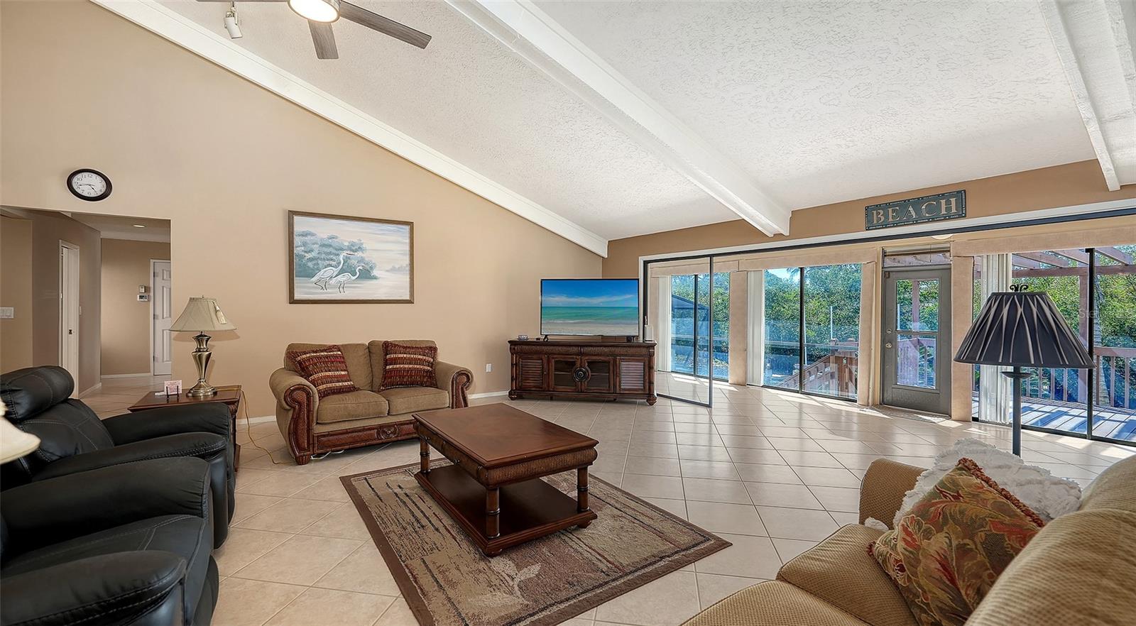 BAY ISLES - Residential