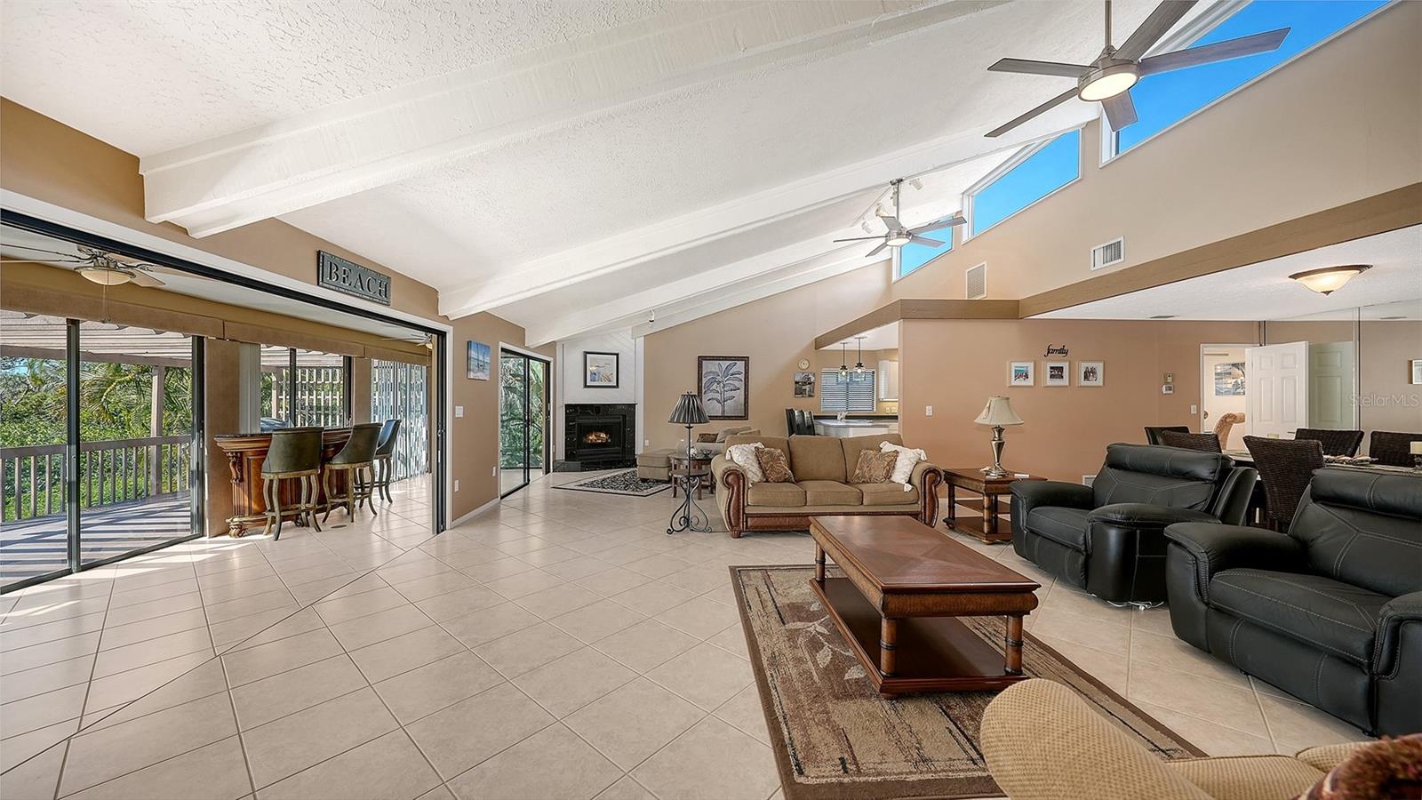 BAY ISLES - Residential