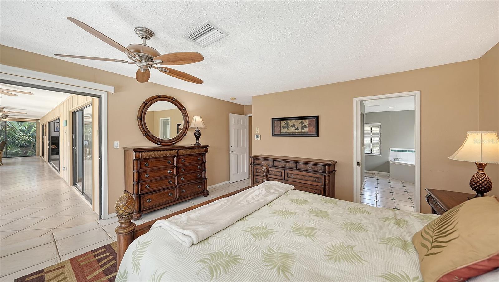 BAY ISLES - Residential
