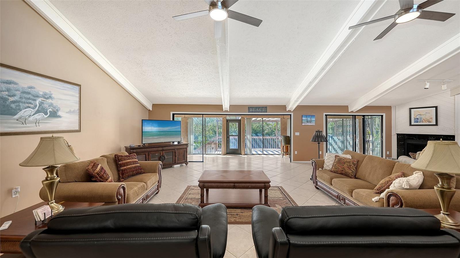 BAY ISLES - Residential