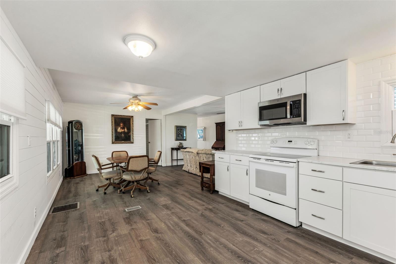 BROOK TO BAY - Residential