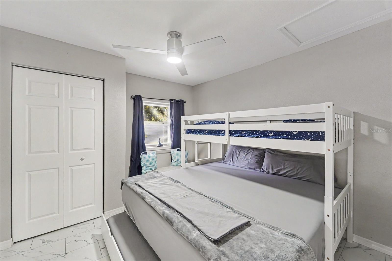 MOON LAKE ESTATES - Residential