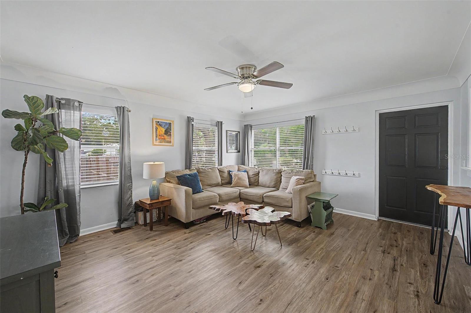 MOORES 1ST ADD - Residential
