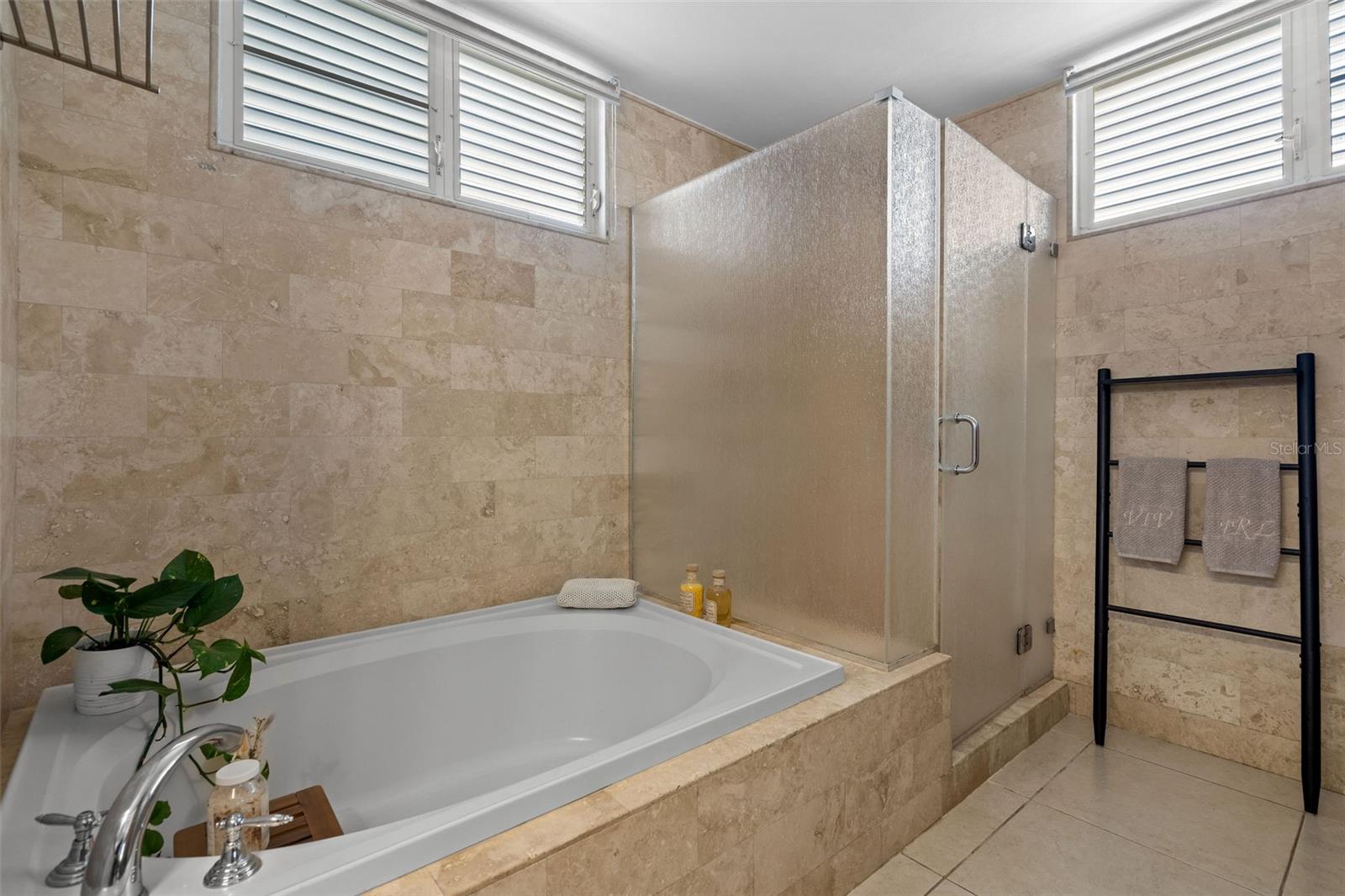 SABANEAR DORADO - Residential