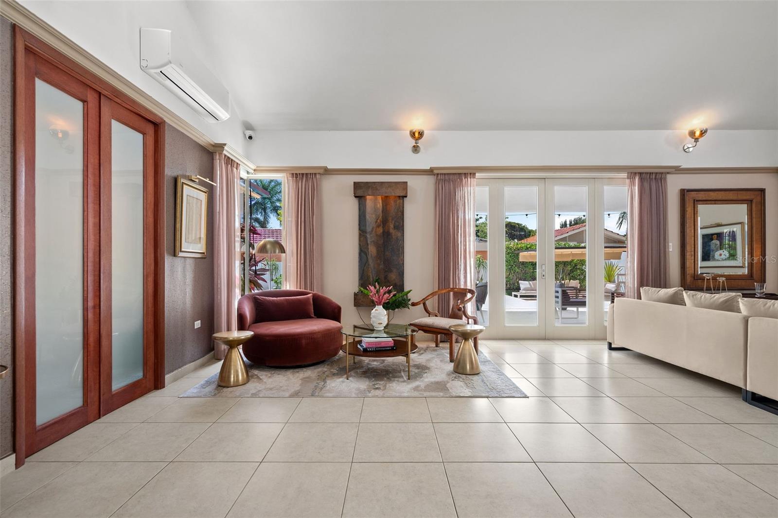 SABANEAR DORADO - Residential