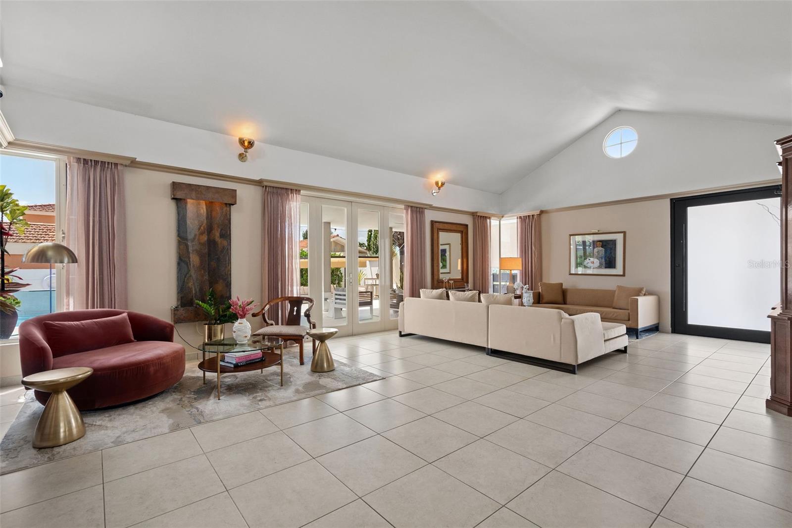 SABANEAR DORADO - Residential
