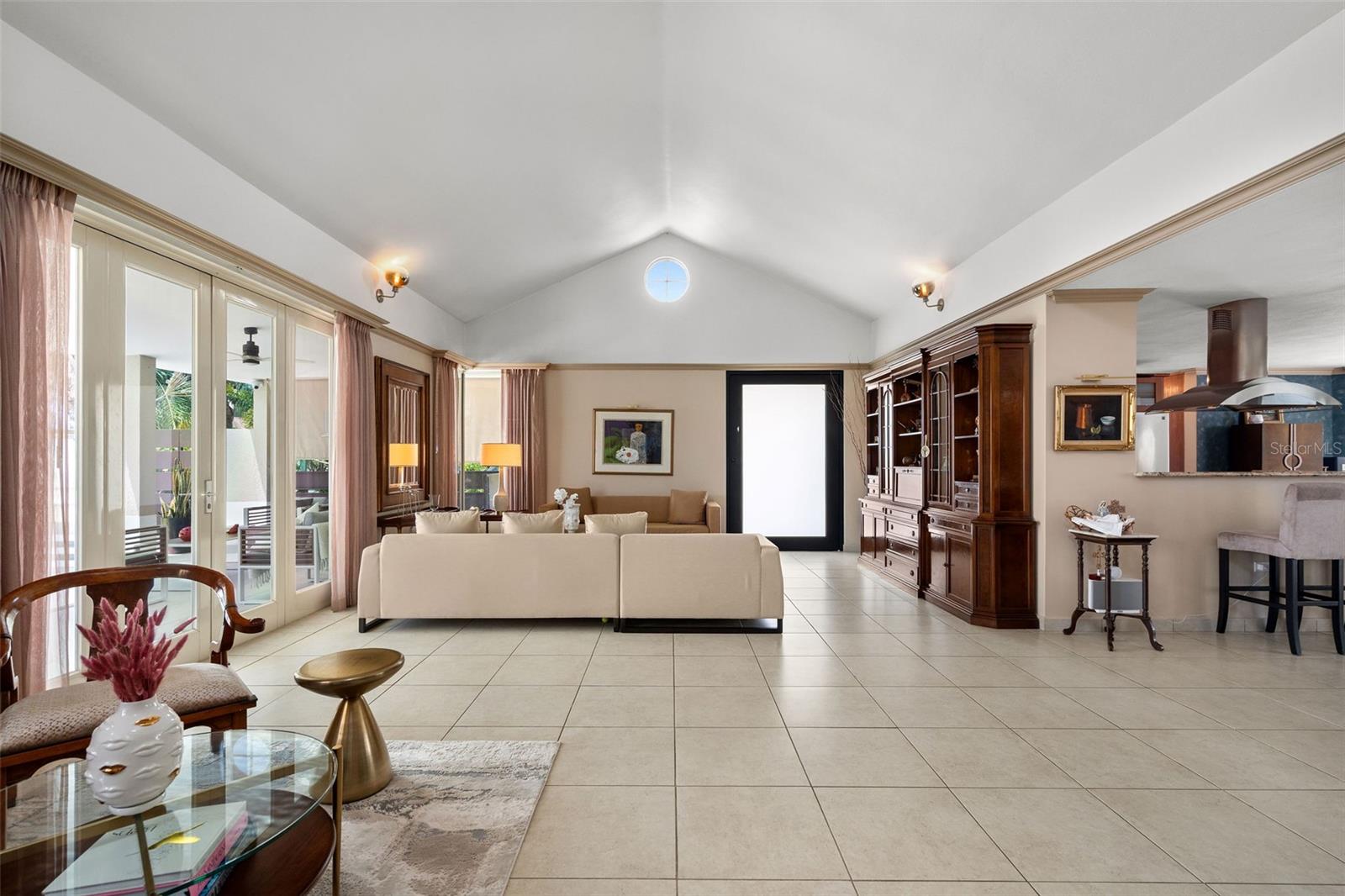 SABANEAR DORADO - Residential