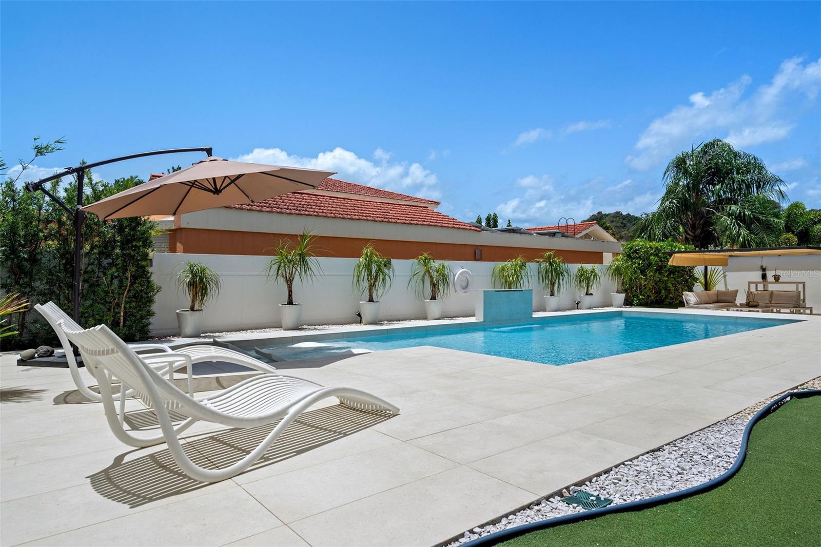 SABANEAR DORADO - Residential