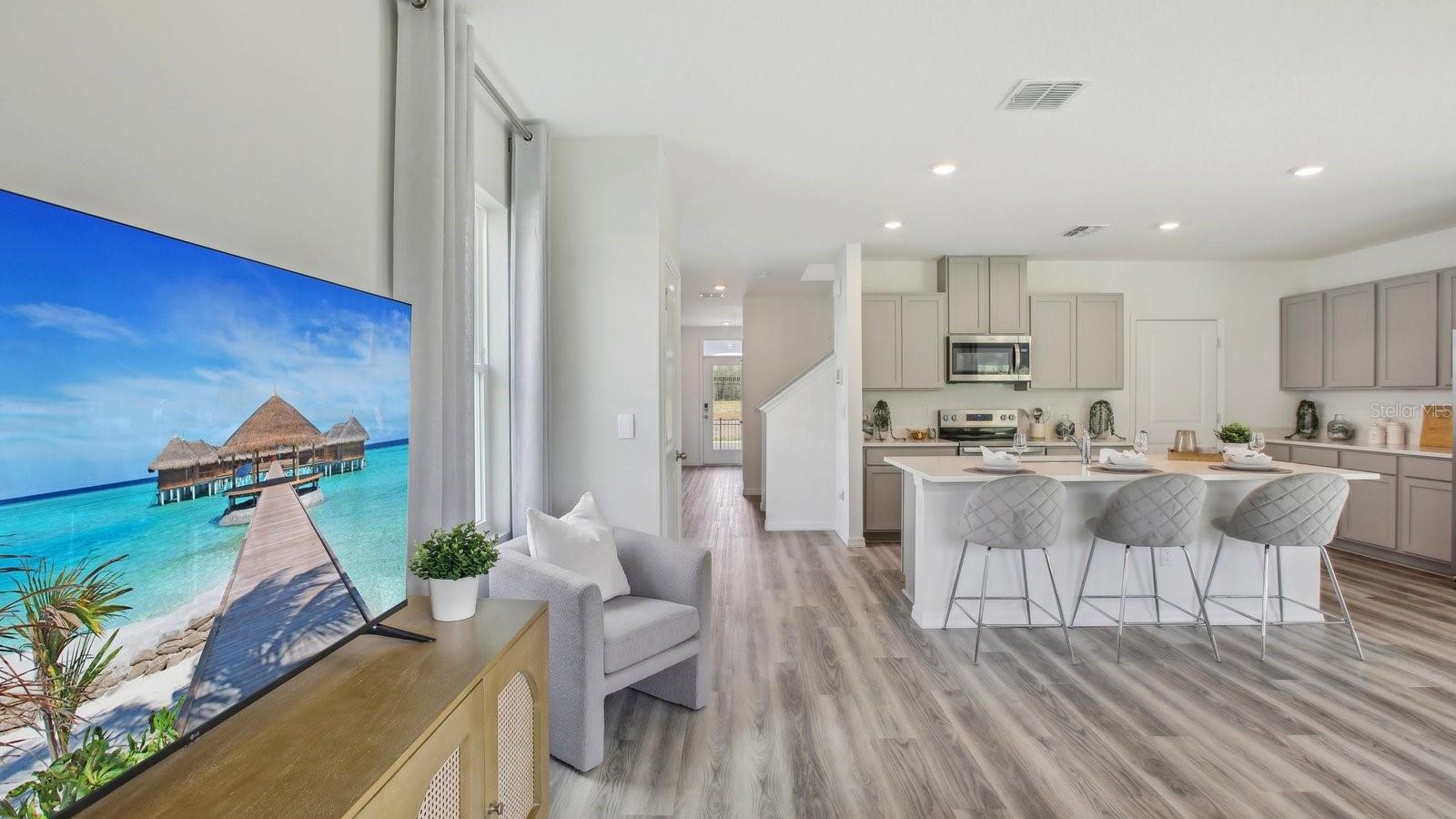 NORTHRIDGE - Residential