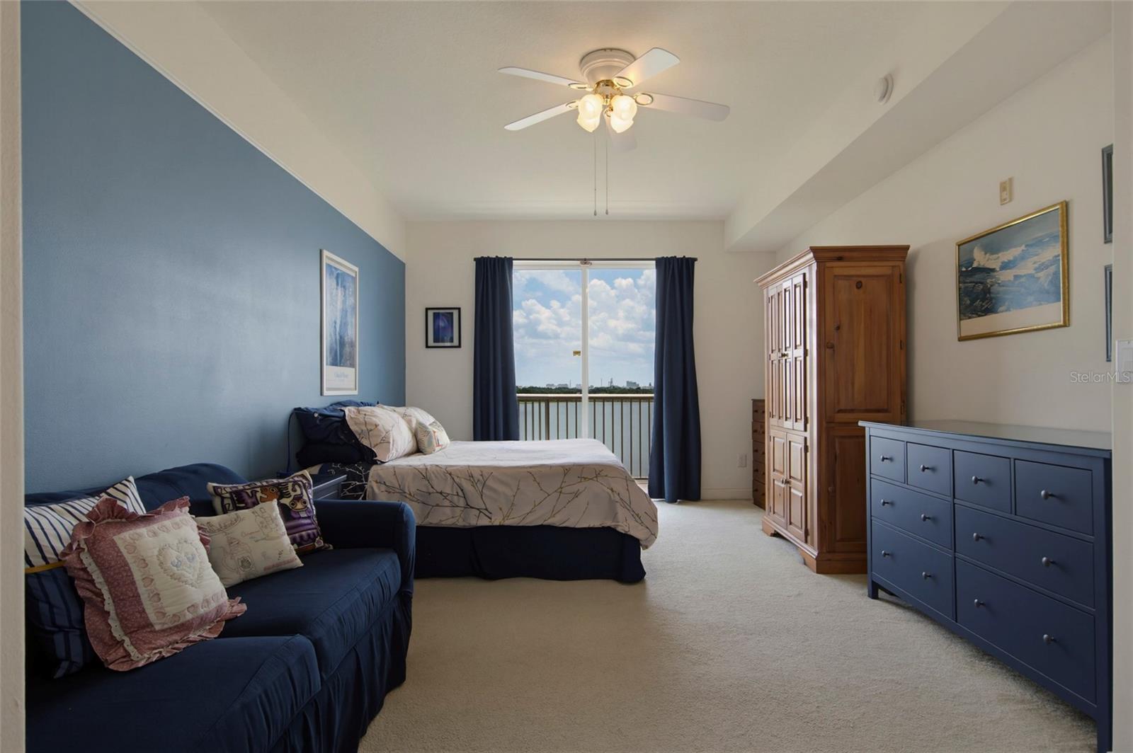 PROMENADE PH 1 - Residential