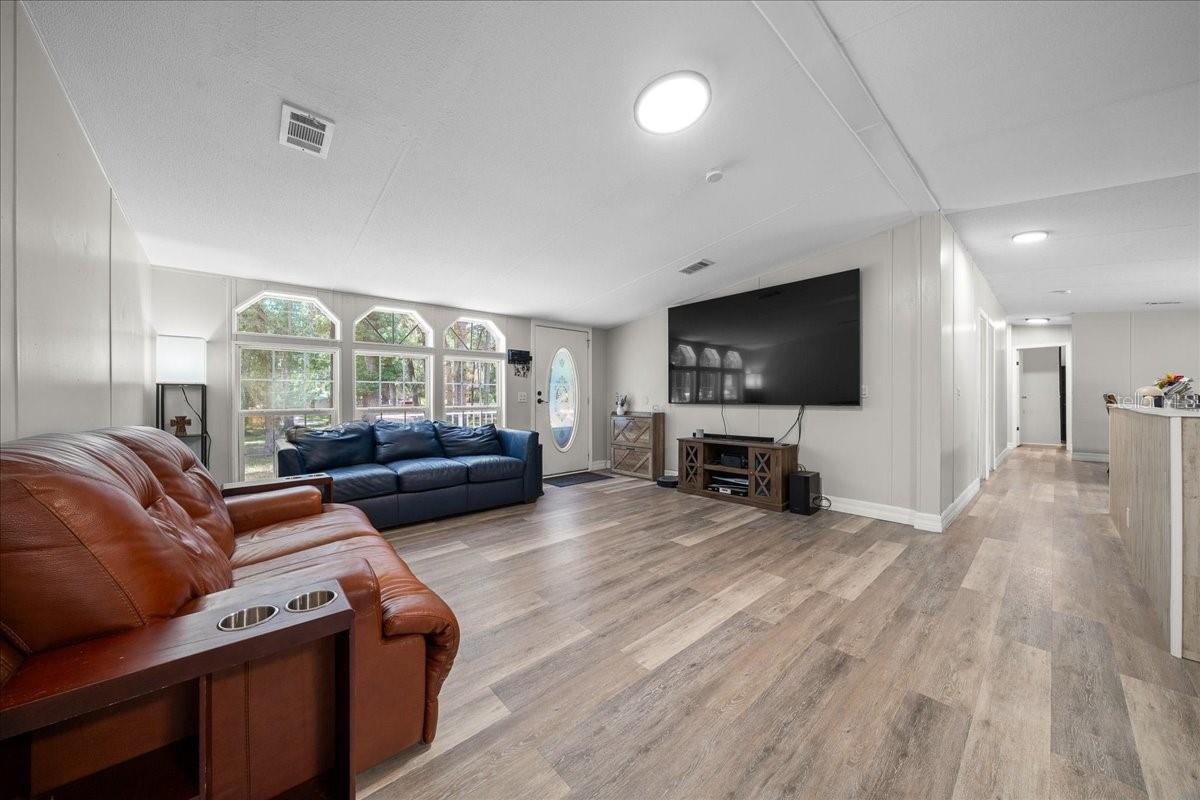 TOWERING OAKS TRACT 8 - Residential