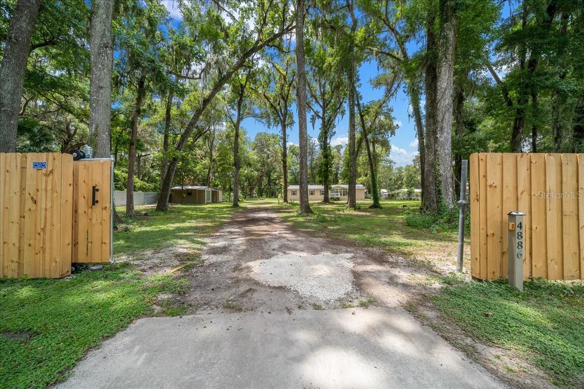 TOWERING OAKS TRACT 8 - Residential