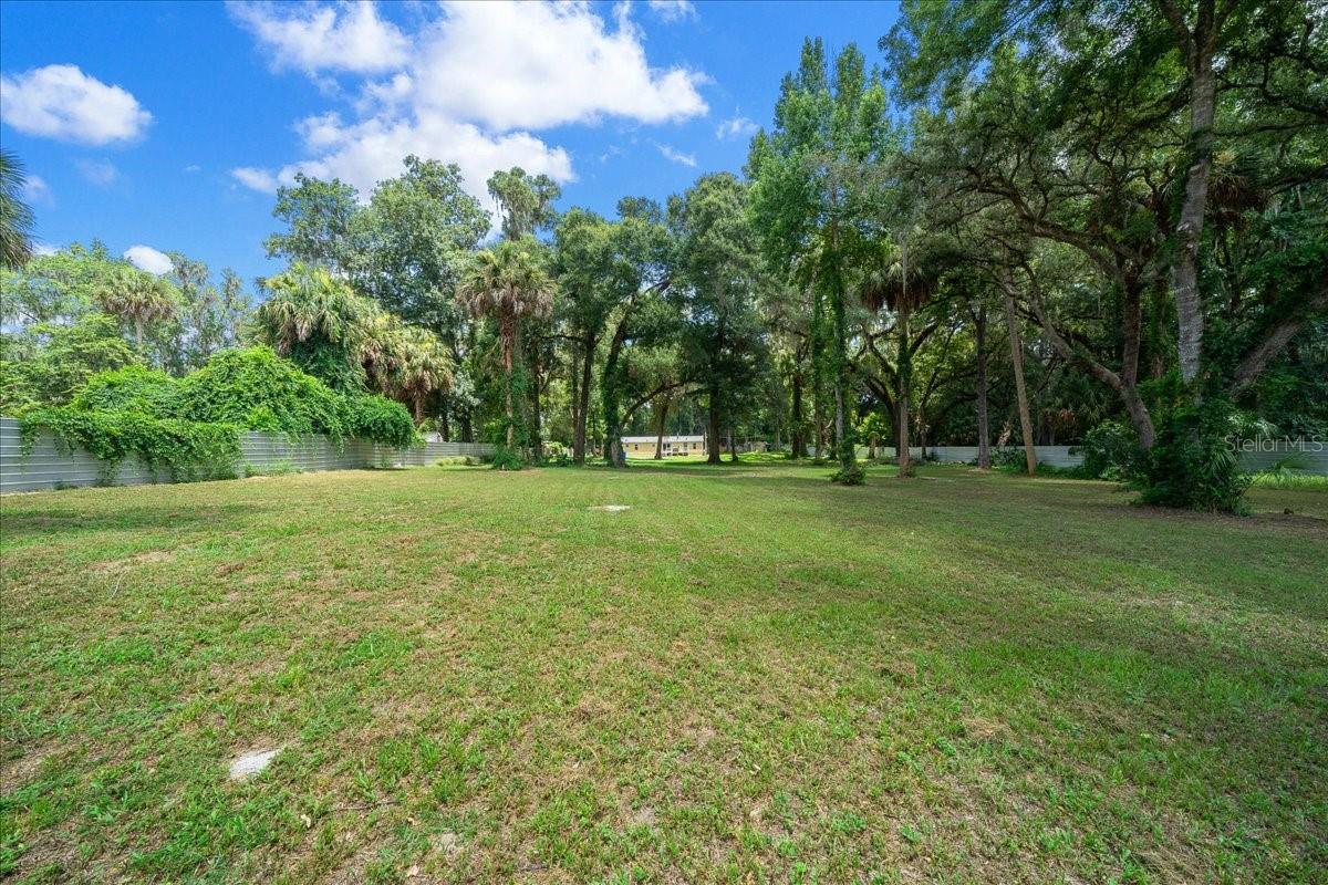 TOWERING OAKS TRACT 8 - Residential
