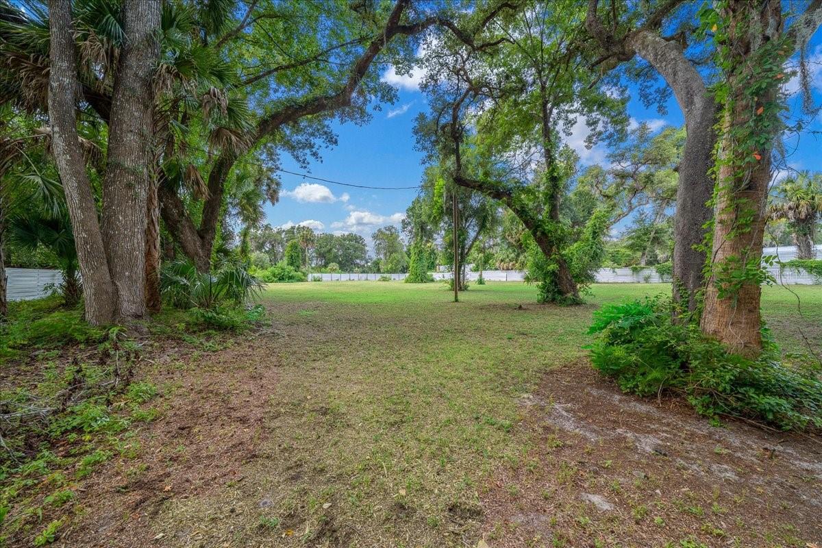 TOWERING OAKS TRACT 8 - Residential