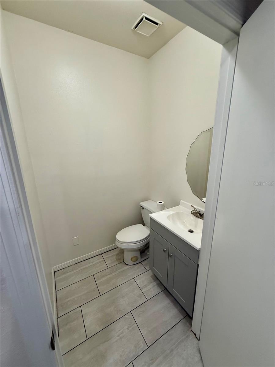 LAKEWOOD PLACE - Commercial Lease