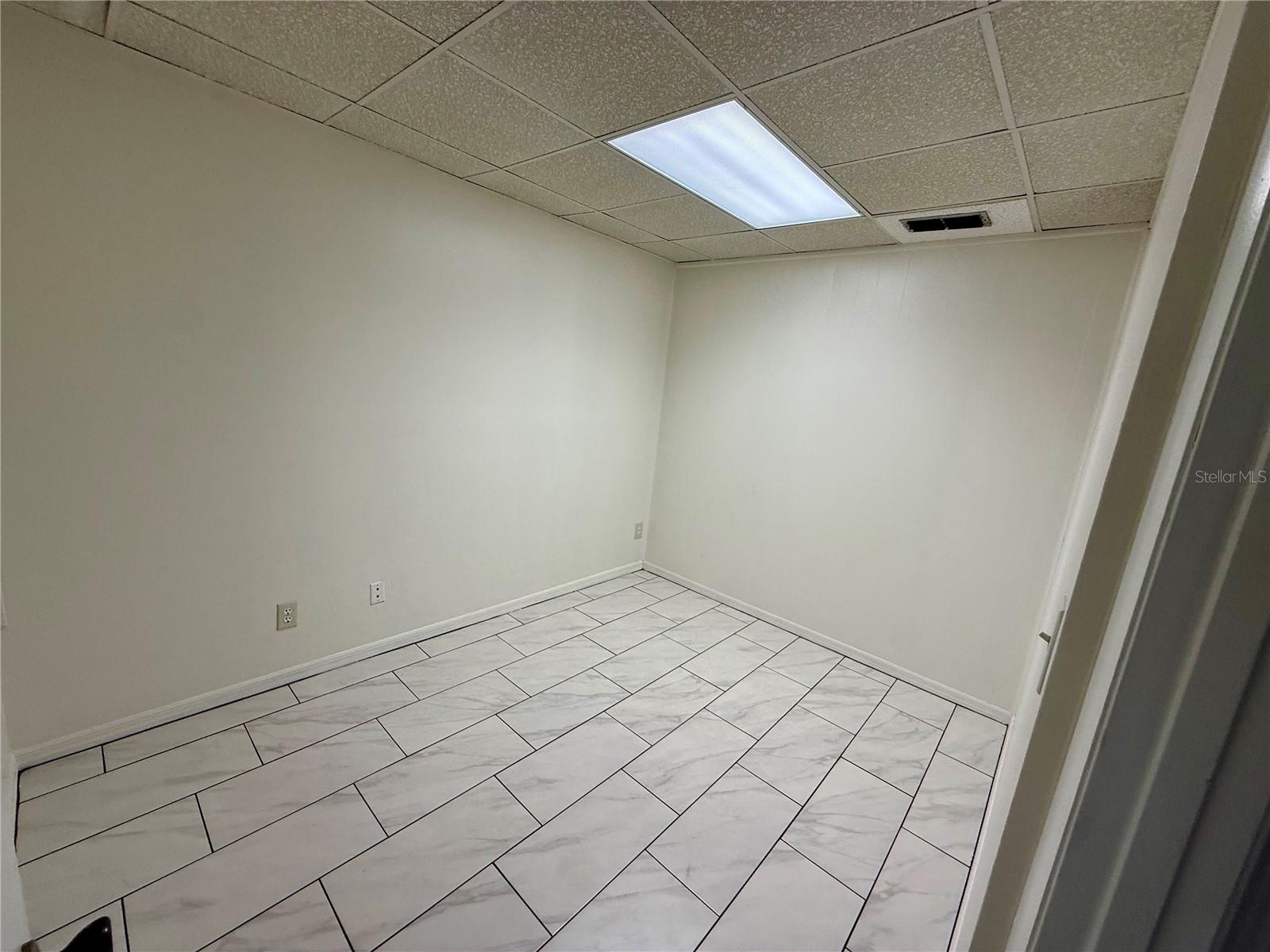 LAKEWOOD PLACE - Commercial Lease