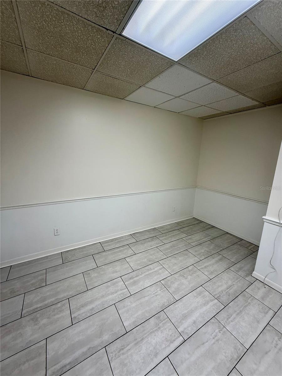 LAKEWOOD PLACE - Commercial Lease