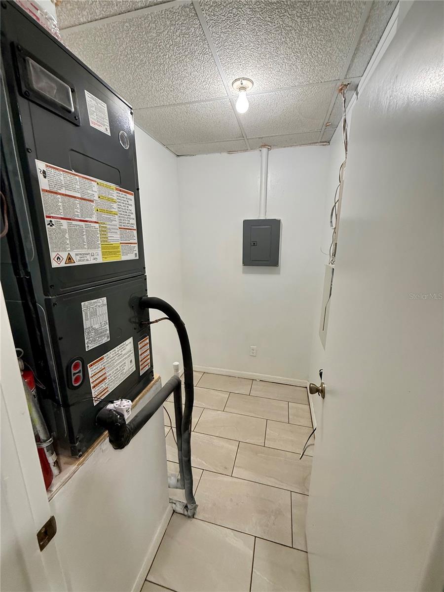 LAKEWOOD PLACE - Commercial Lease