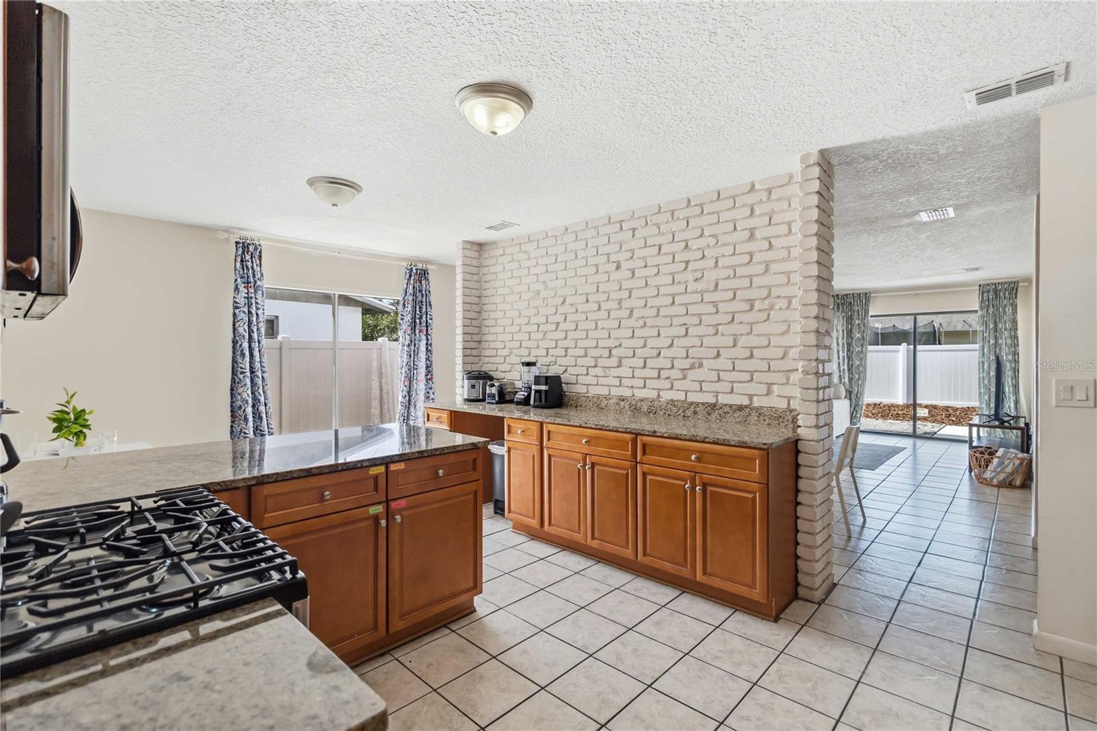 SKY LAKE - Residential