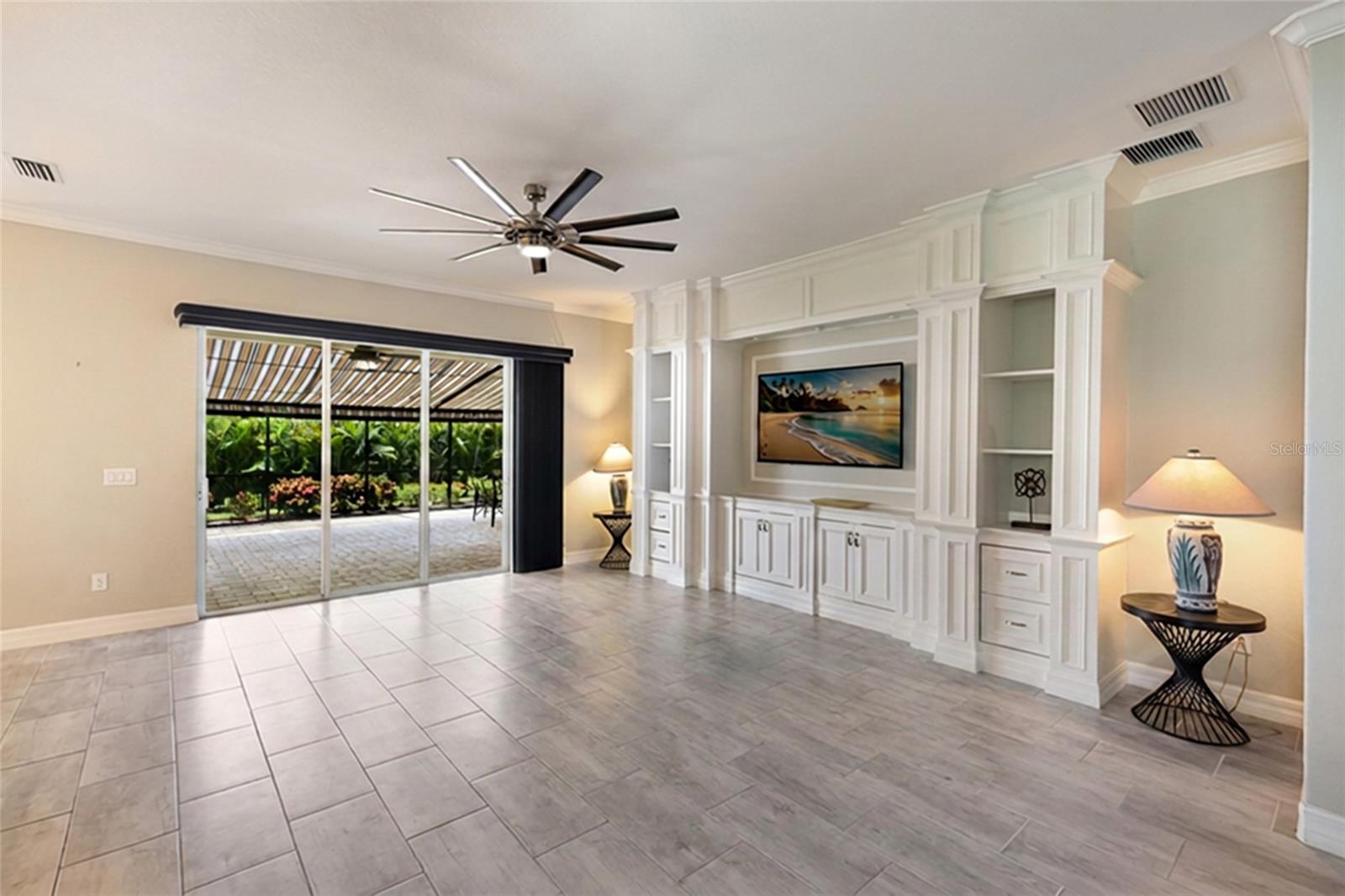 ARBOR GRANDE - Residential
