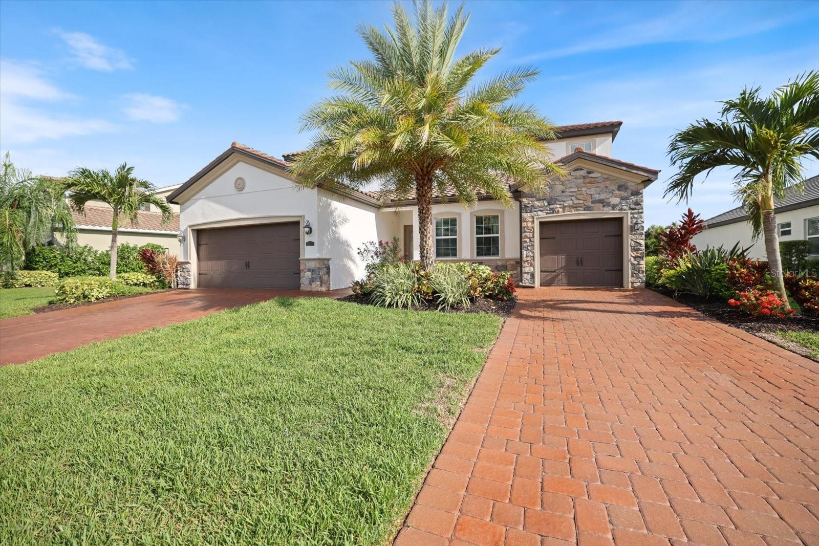 ARBOR GRANDE - Residential