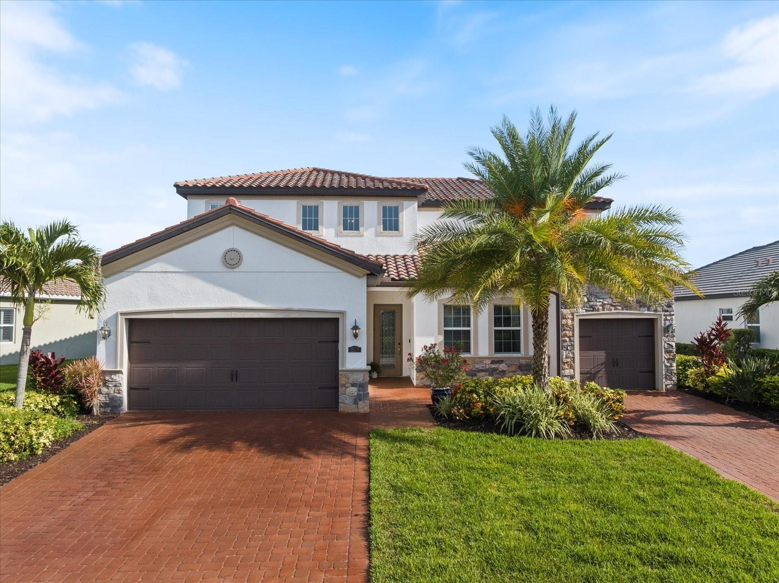 ARBOR GRANDE - Residential