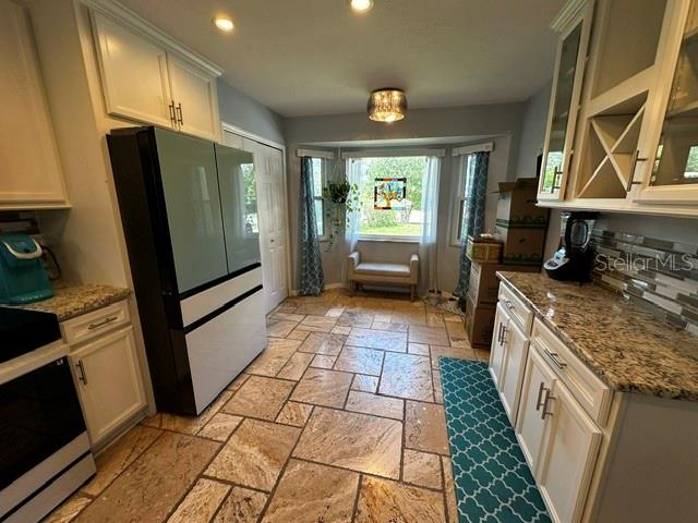 PEMBROOKE - Residential