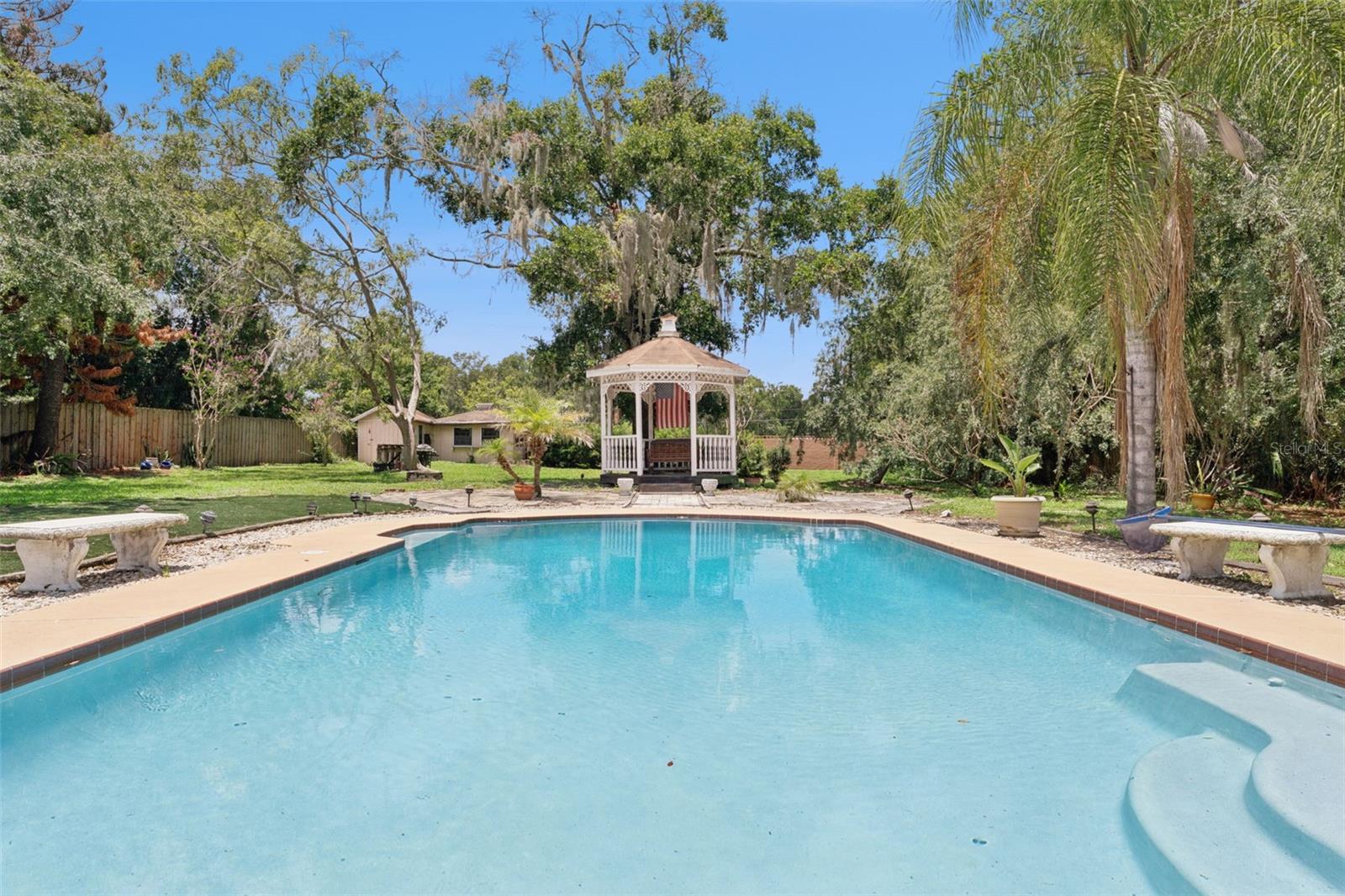 LAKE PEARL ESTATES - Residential