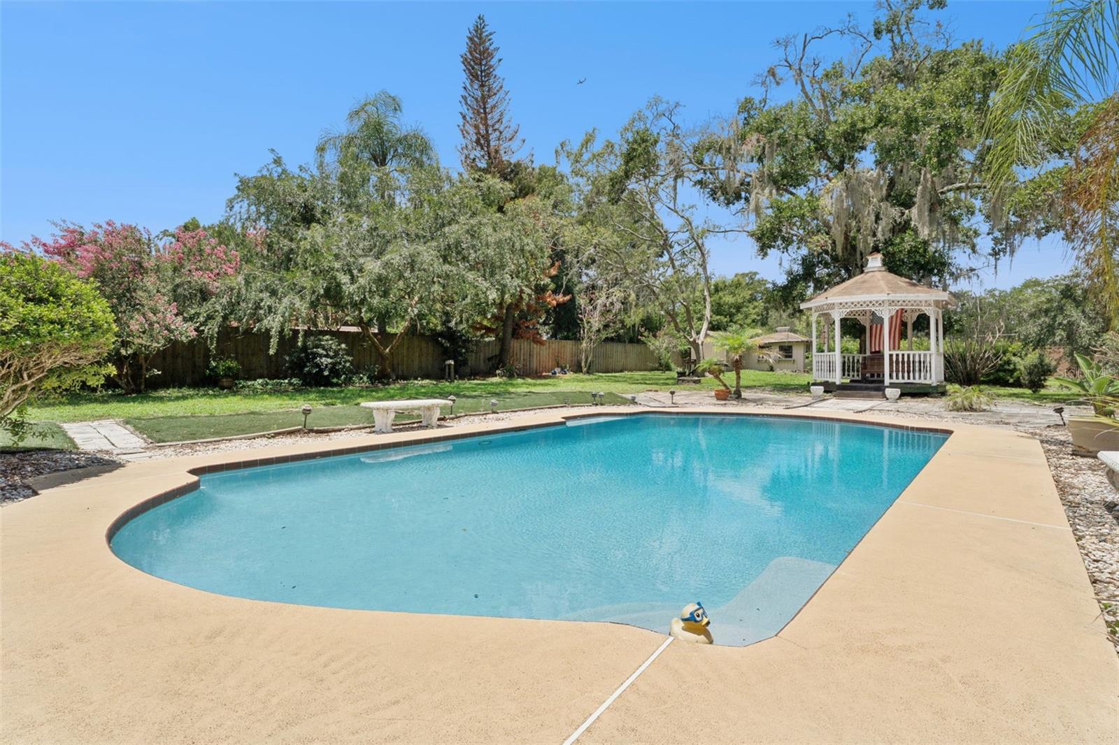 LAKE PEARL ESTATES - Residential