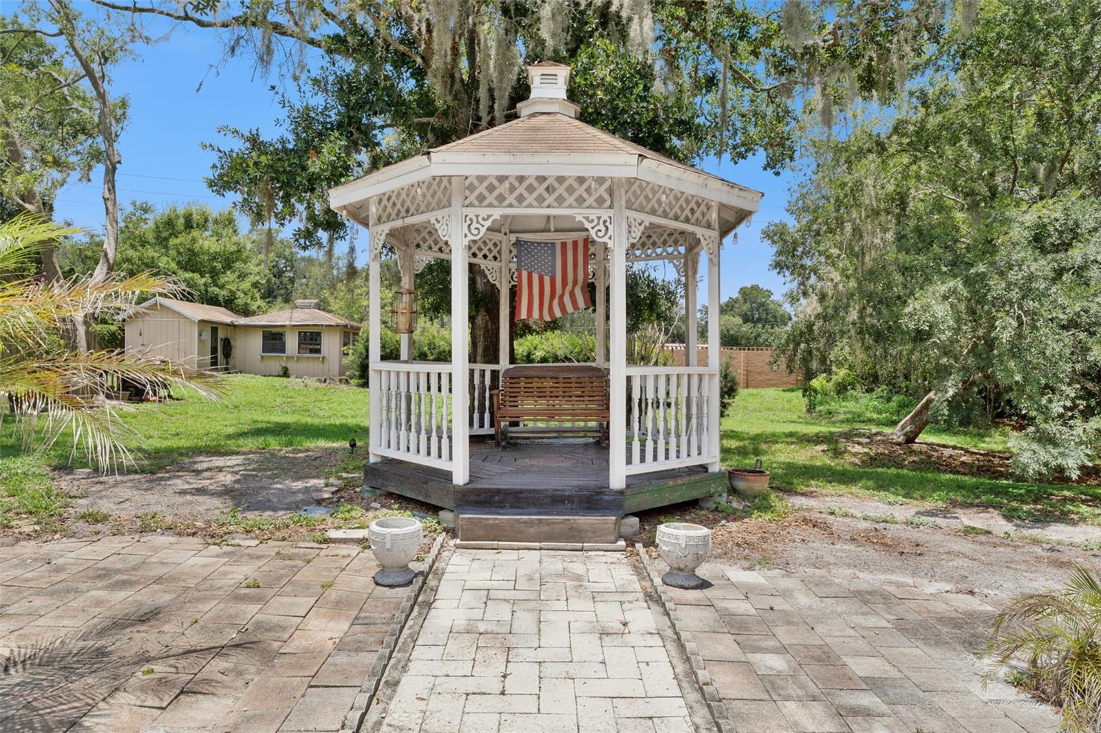 LAKE PEARL ESTATES - Residential