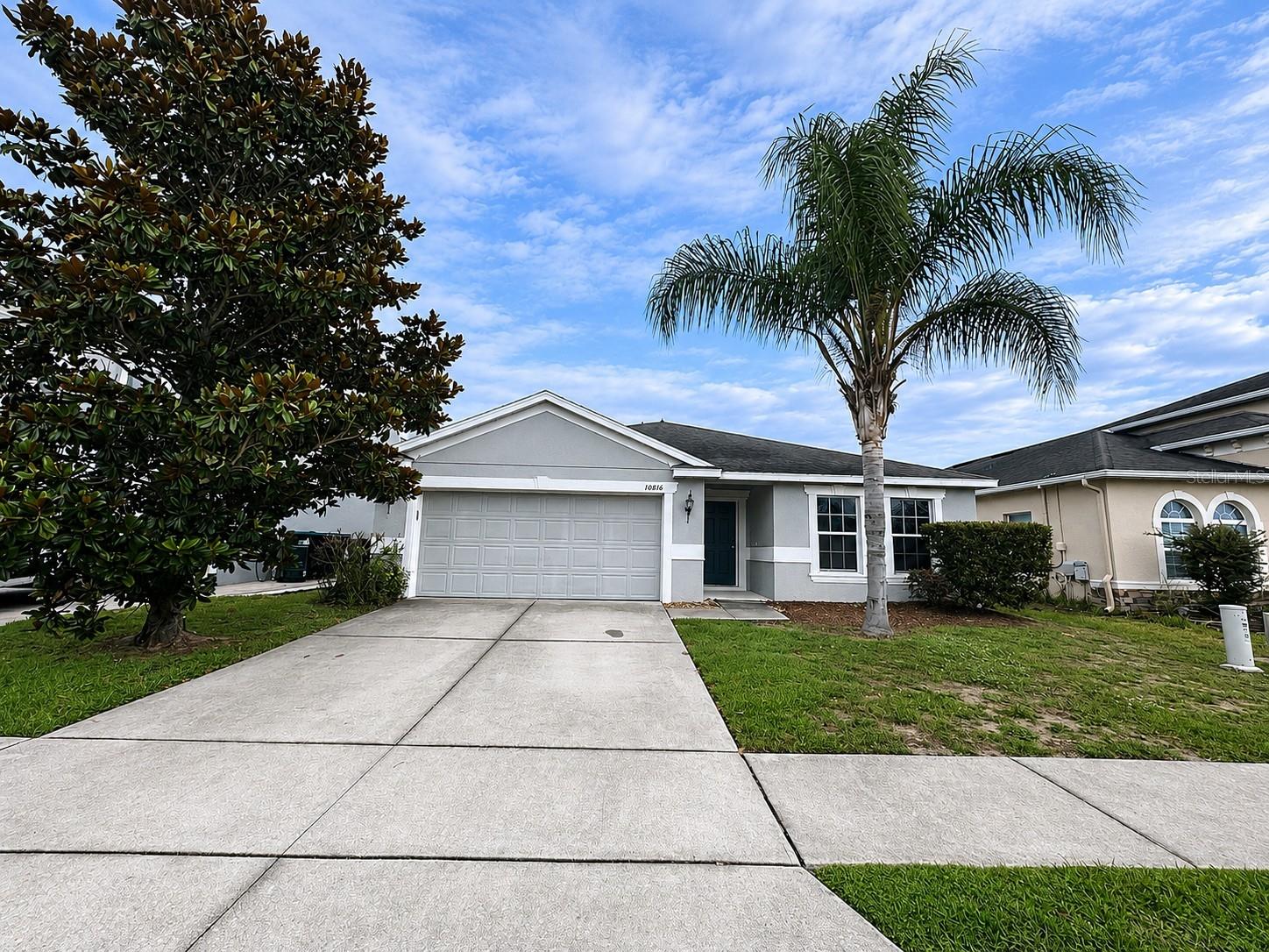 Great Opportunity to Own or Invest a Single-Family HOME Located at Country Walk Reserve at East Orlando.
With 4 Bedrooms and 3 Bathrooms with a convenience Double Cars Garage, Big Backyard Fenced with Covered Lanai.
Close to UCF, Andover Lakes Park (Playground), Downey Park (Baseball/ Softball- Basketball, Dog Park), Young Pine Community Park (Dog Park, Fishing, Lake) 
Well Locate, close to major Highways, shopping malls, Restaurants, Groceries and Convenience Stores.