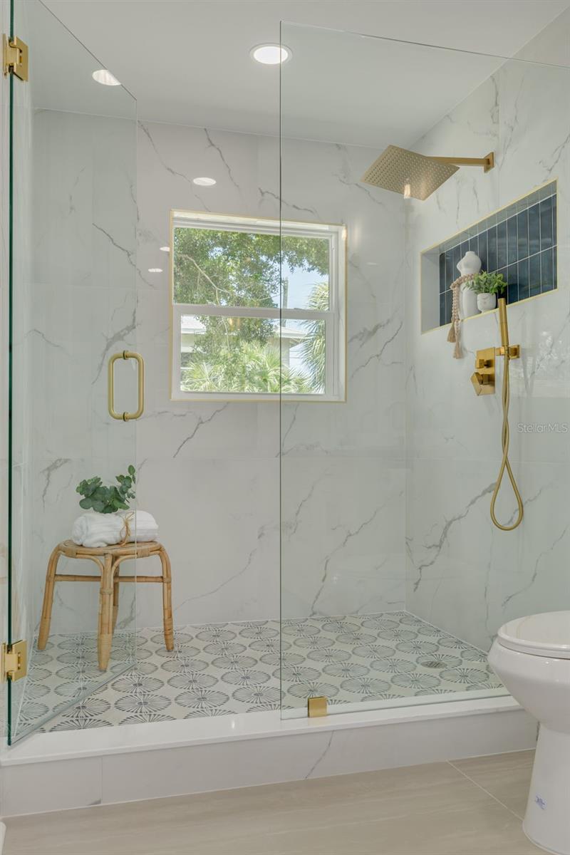 COLONIAL PLACE REV - Residential