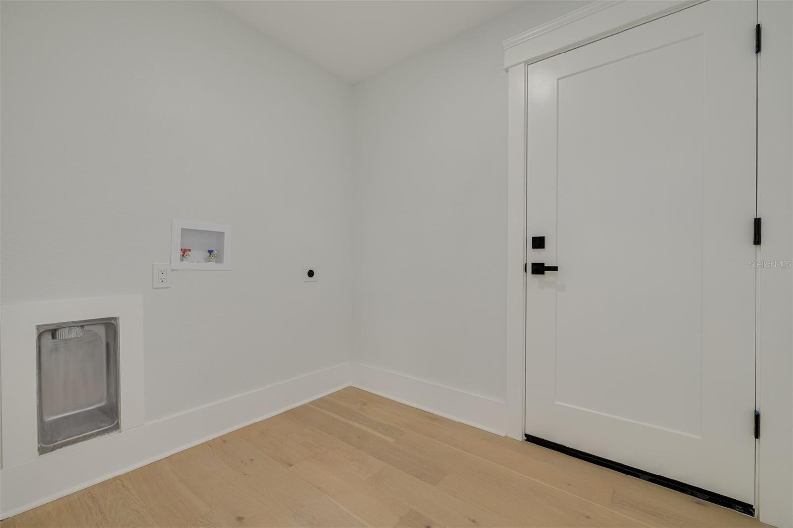 COLONIAL PLACE REV - Residential