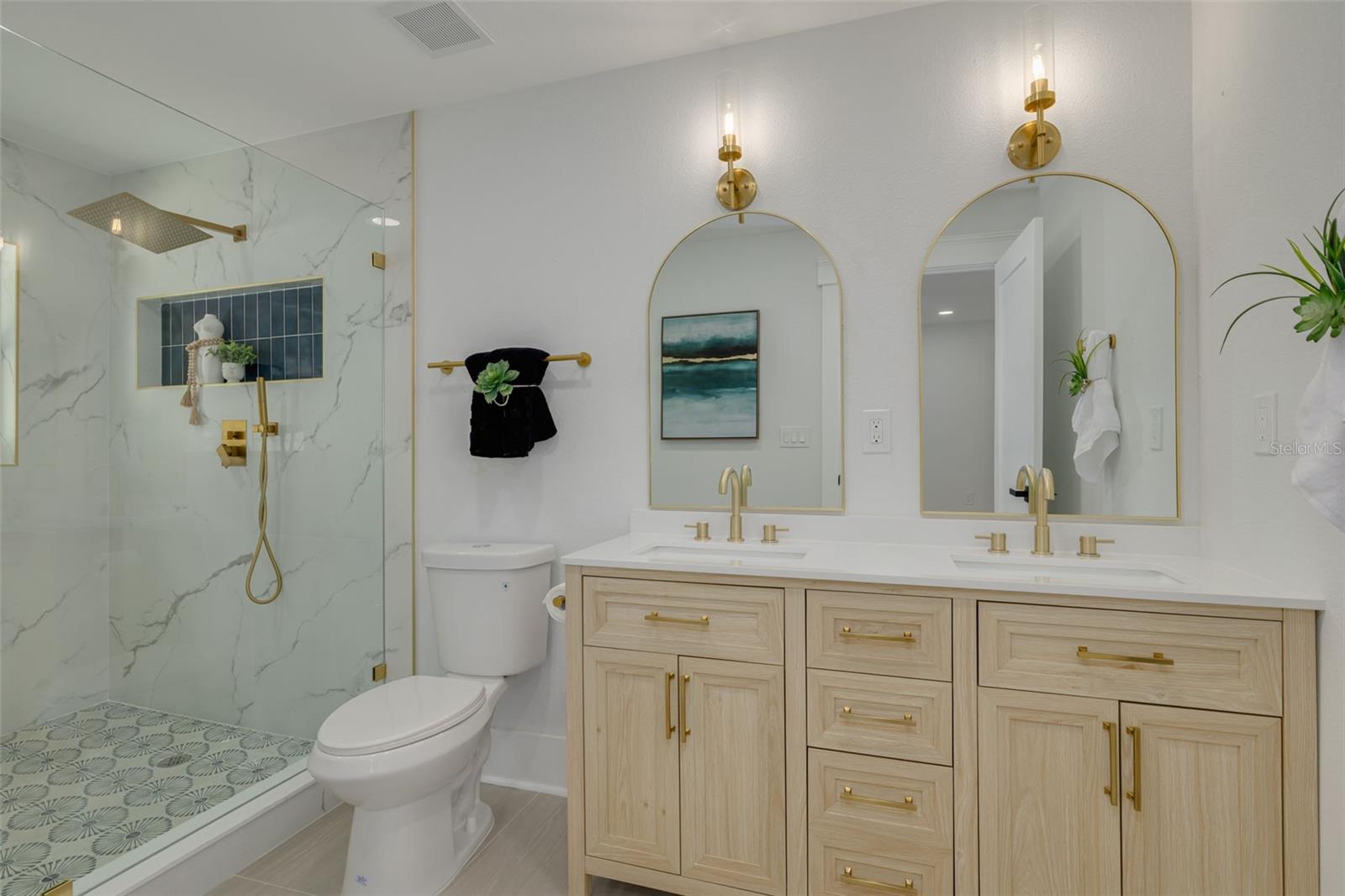 COLONIAL PLACE REV - Residential