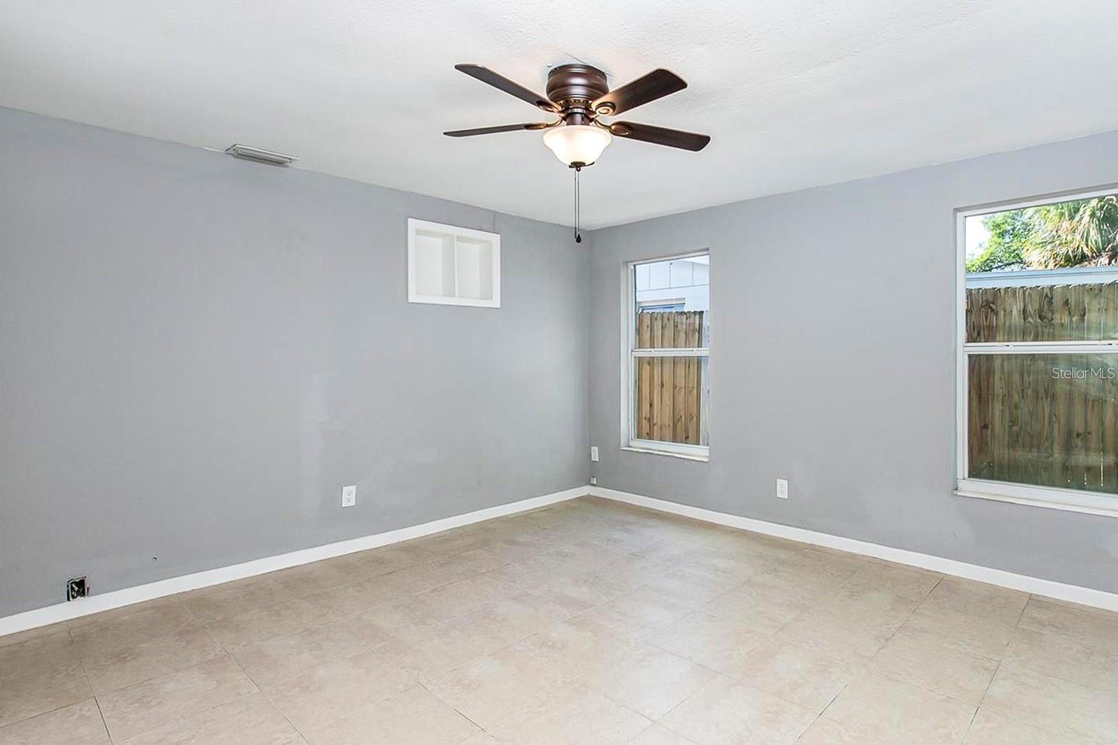 BEACON SQUARE - Residential Lease