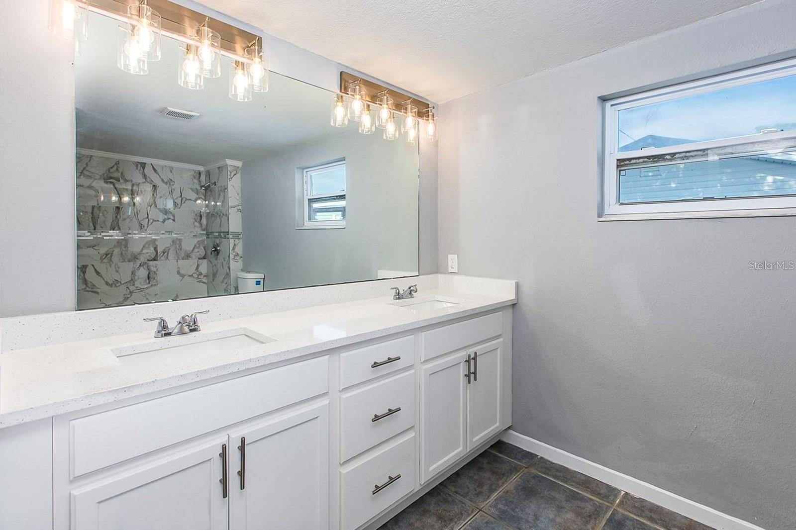 BEACON SQUARE - Residential Lease