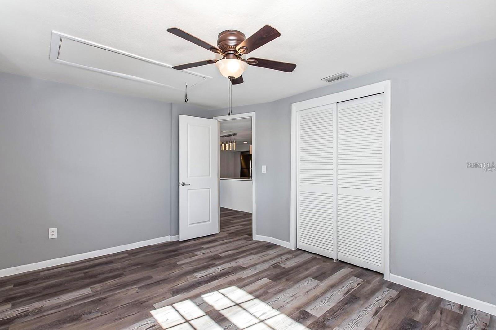 BEACON SQUARE - Residential Lease