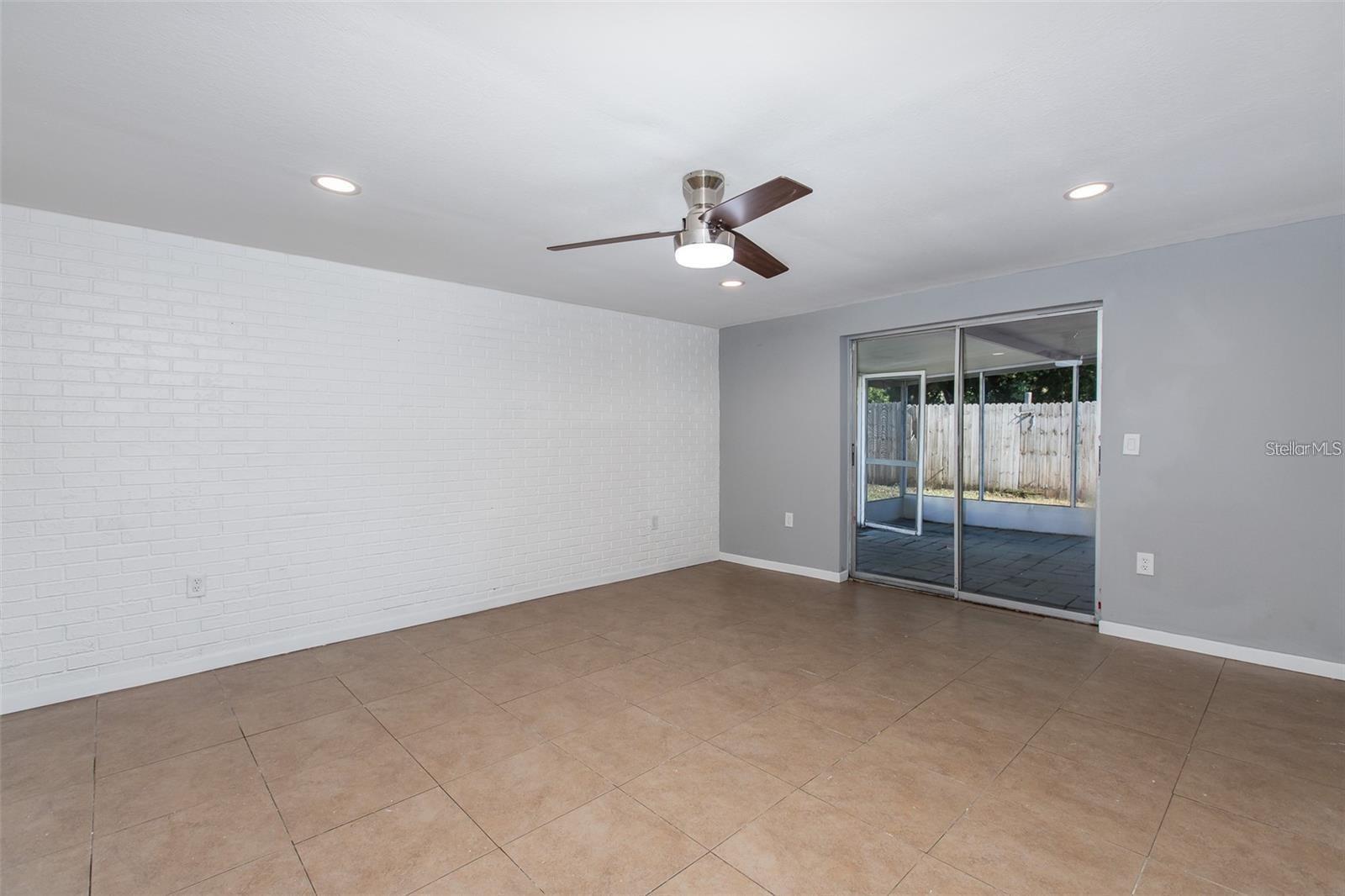 BEACON SQUARE - Residential Lease
